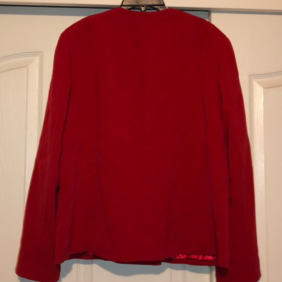 Blazer - Picture 4 of 4